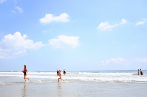 Zoom out to catch the whole beach in the frame!