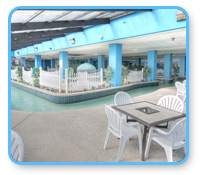 Indoor lazy river